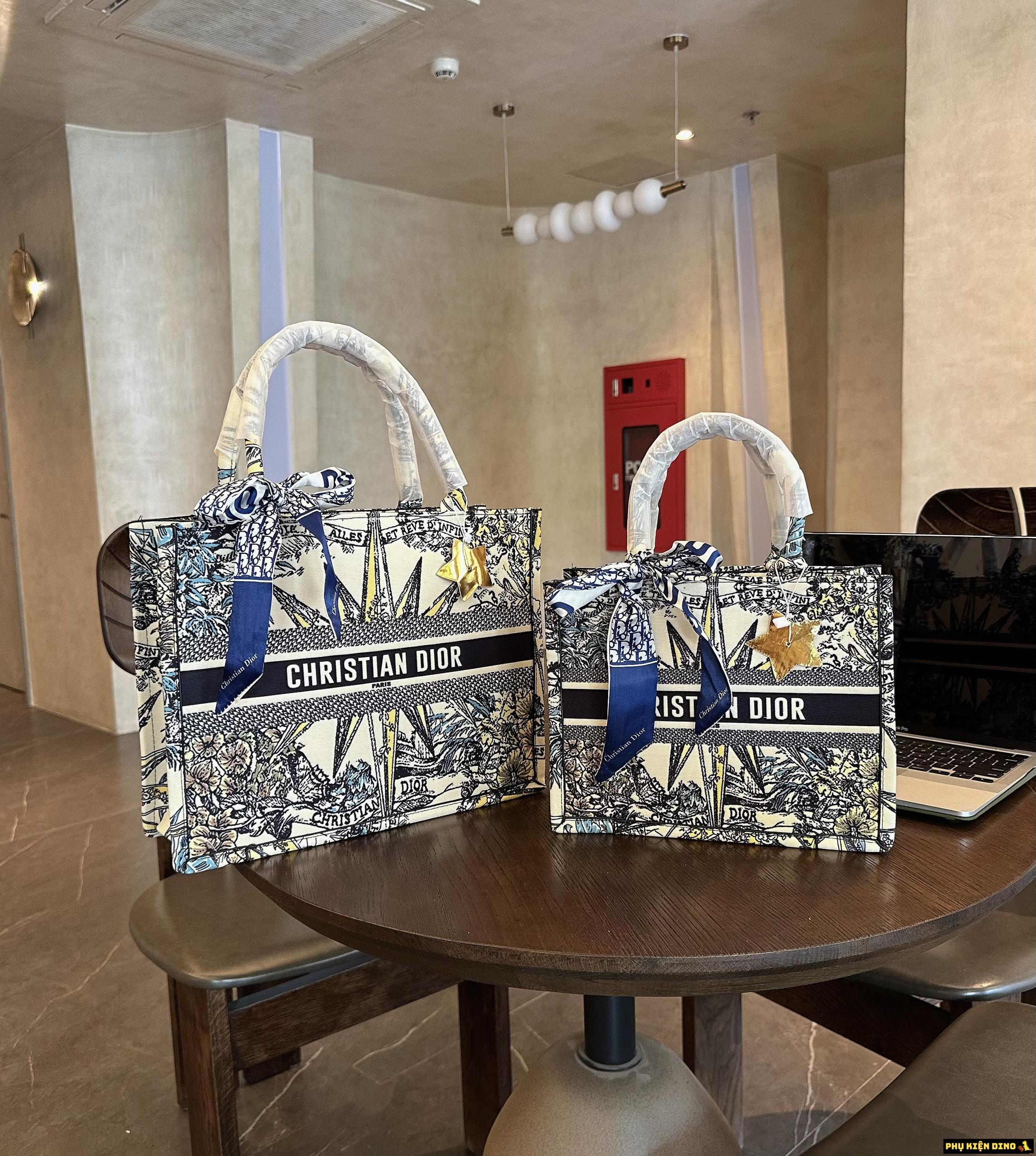 Túi ToTe Dior Book Large Họa Tiết Túi ToTe Dior Book Large Họa Tiết